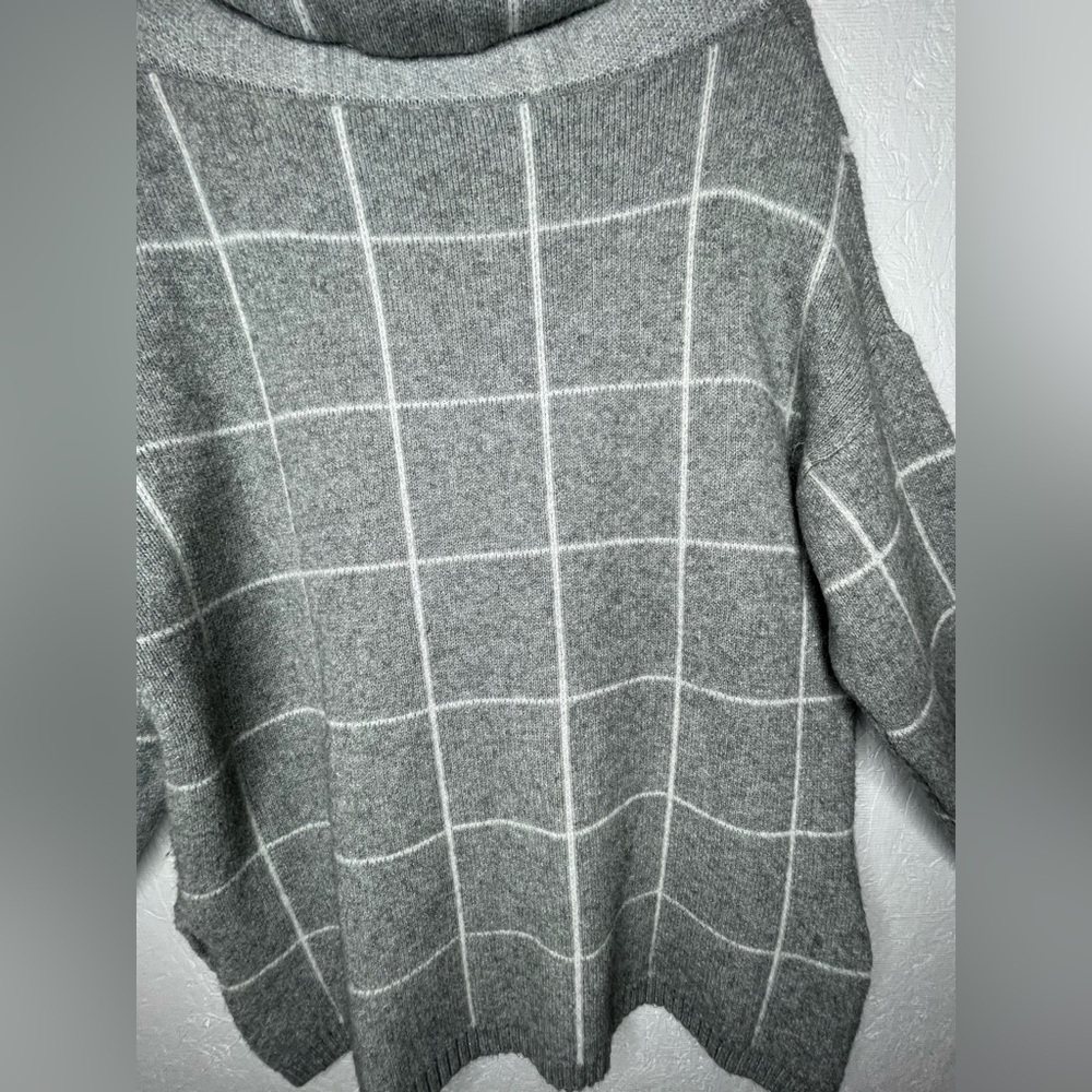 Cozy Gray Windowpane Cowl Neck
Sweater Soft Knit - Picture 7 of 14